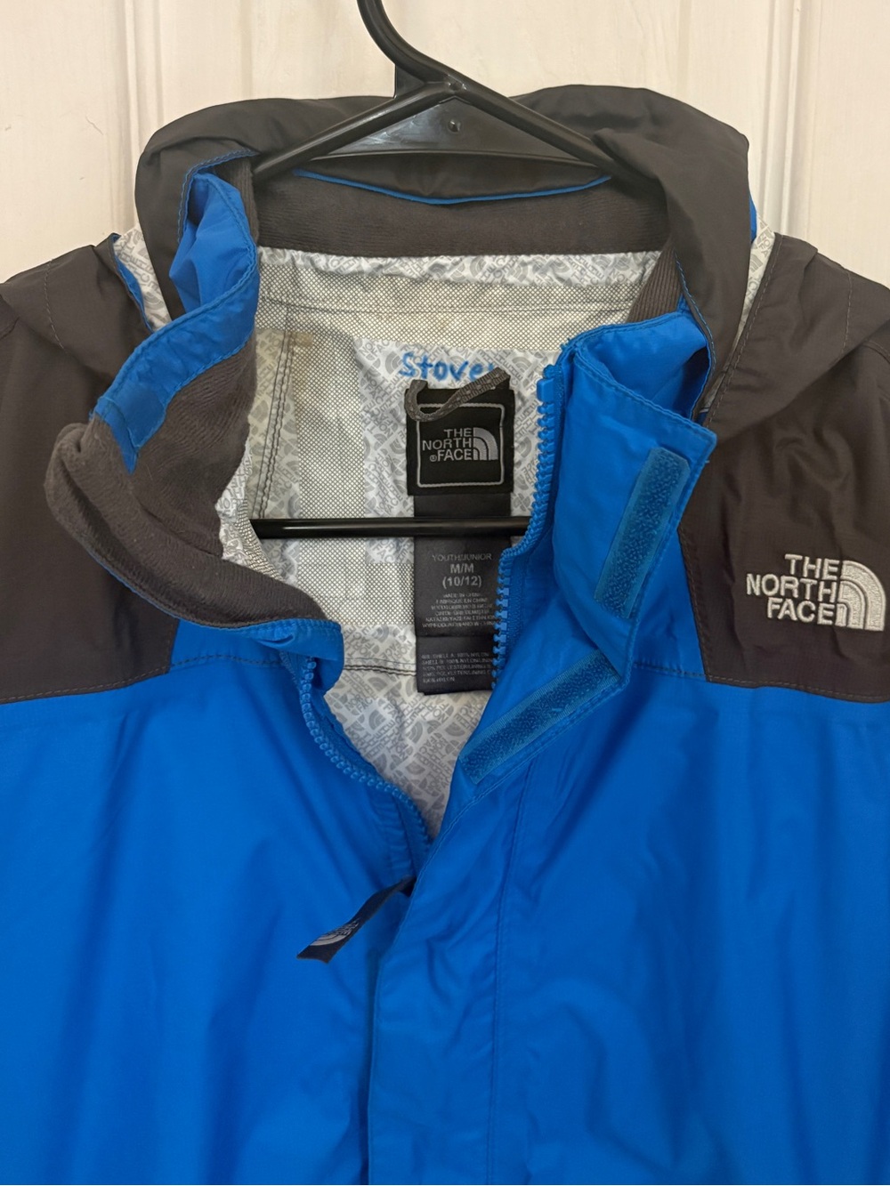 The NorthFace Boys Resolve Reflective Jacket in Blue and Black - Picture 4 of 13